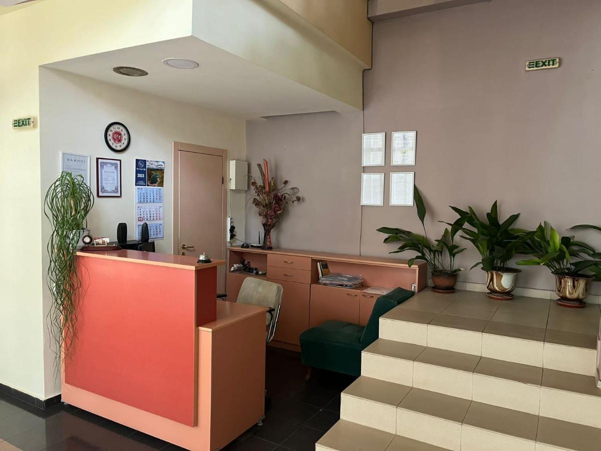 Hotel Kredo Сливен Экстерьер фото
